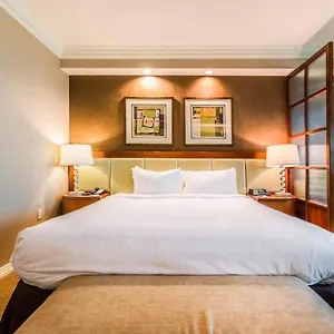 Signature Suites By Voyargo Deluxe Strip View Studios Apartment